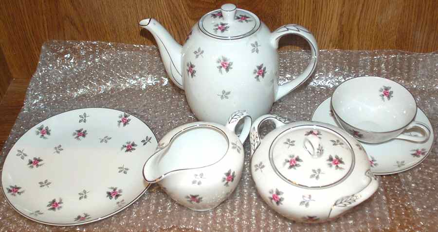 Rosette Coffee Pot & Lid by Japan-1