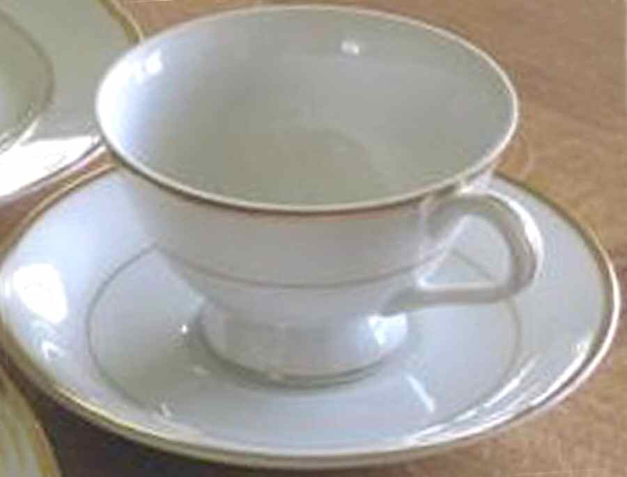 Shannondoa Footed Cup & Saucer Set by Japan-1