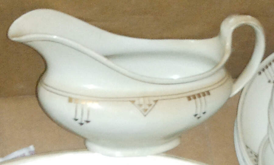 JB1147 Gravy Boat by Johnson Brothers-1