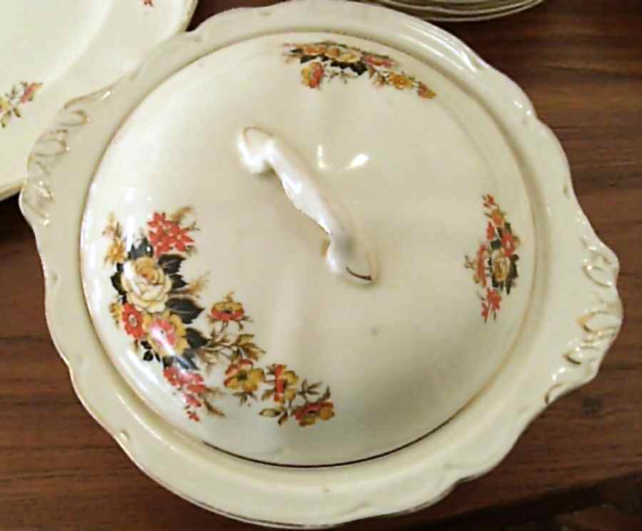 JB1148 Round Covered Vegetable by Johnson Brothers-1