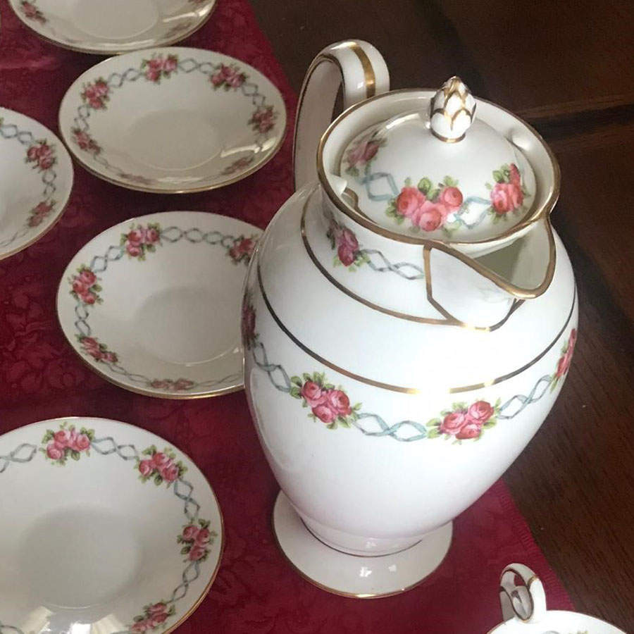 17719 Chocolate Pot & Lid by George Jones & Sons-1