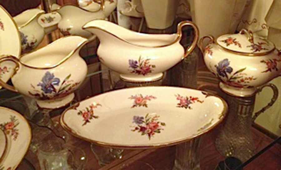 JB1177 Gravy Boat & Underplate/Relish by Johnson Brothers-1