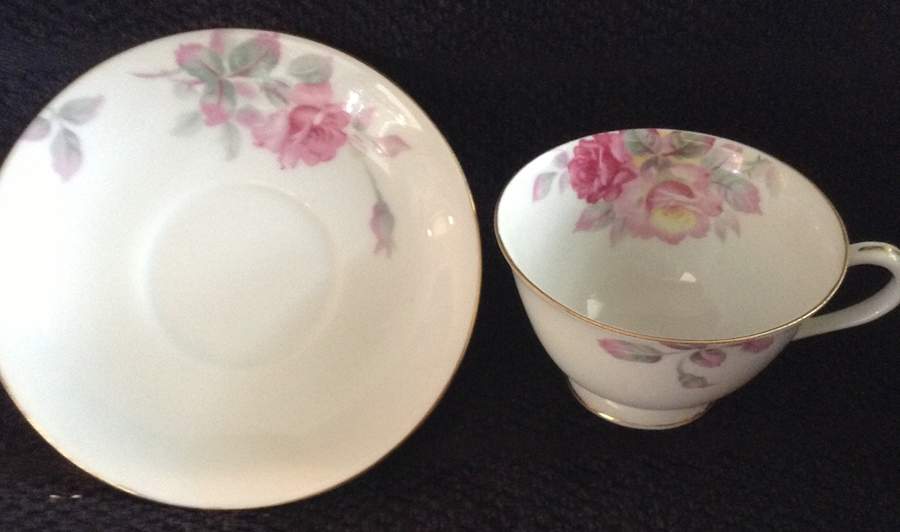 JAP1162 Footed Cup & Saucer Set by Japan-1
