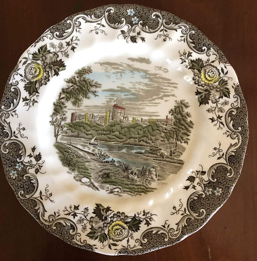 Romantic England Dinner Plate by Johnson Brothers-1