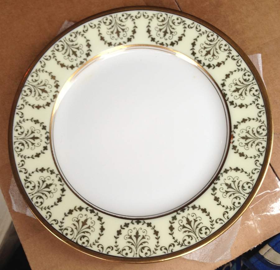 JAP1170 Dinner Plate by Japan-1
