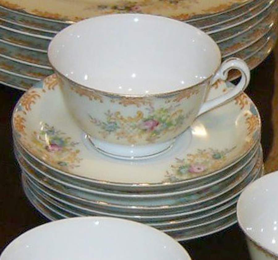 JAP1188 Footed Cup & Saucer Set by Japan-1