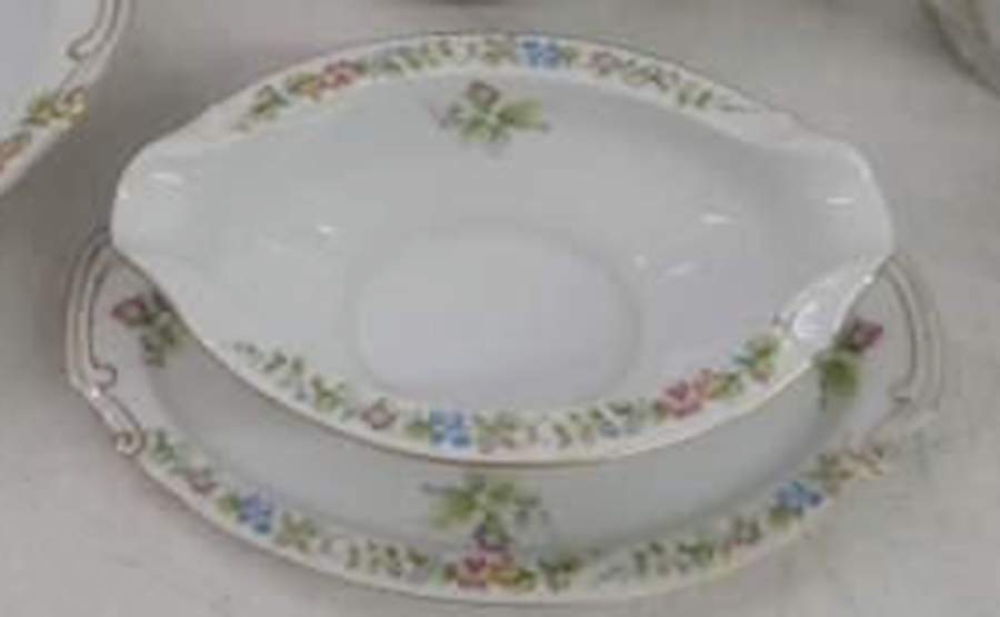 JYO98 Gravy Boat with Attached Underplate by Jyoto-1
