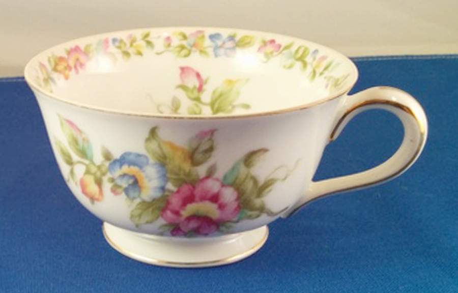 JYO98 Footed Cup by Jyoto-1