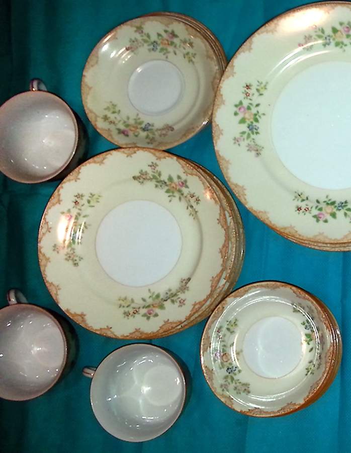 JAP1238 Footed Cup & Saucer Set by Japan-1