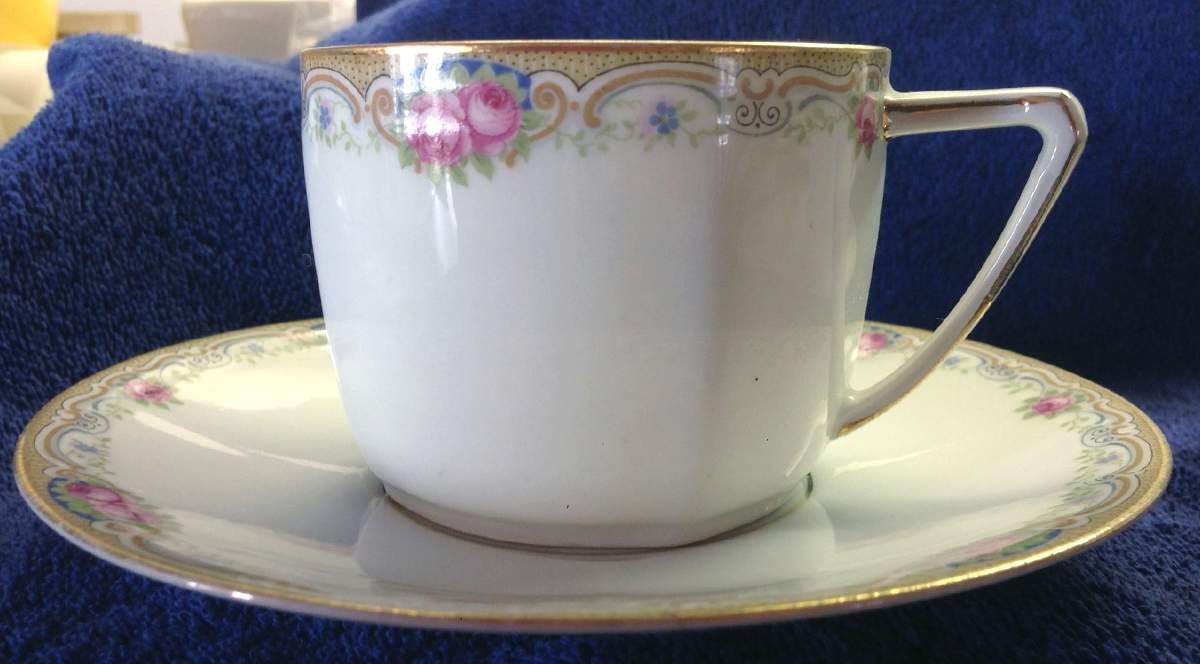 5379 Footed Cup & Saucer Set by Jaeger-1
