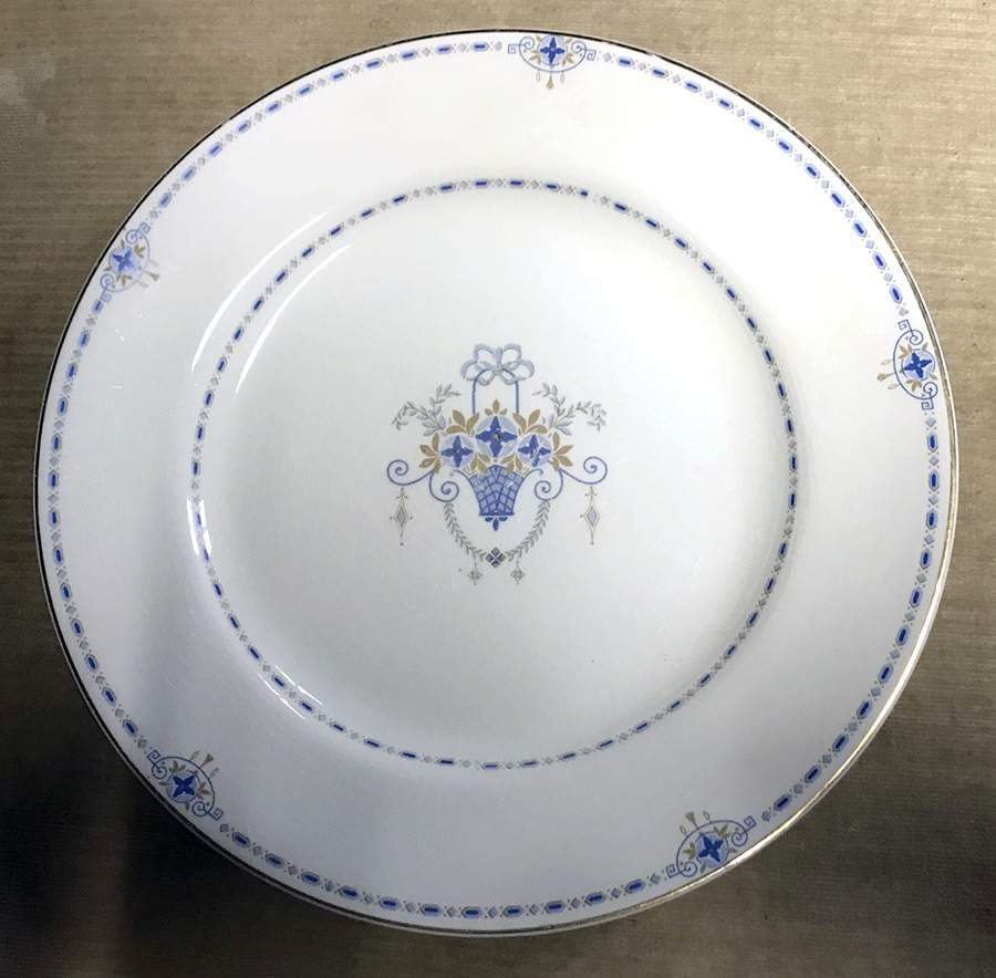 Thiers Dinner Plate by Johnson Brothers-1