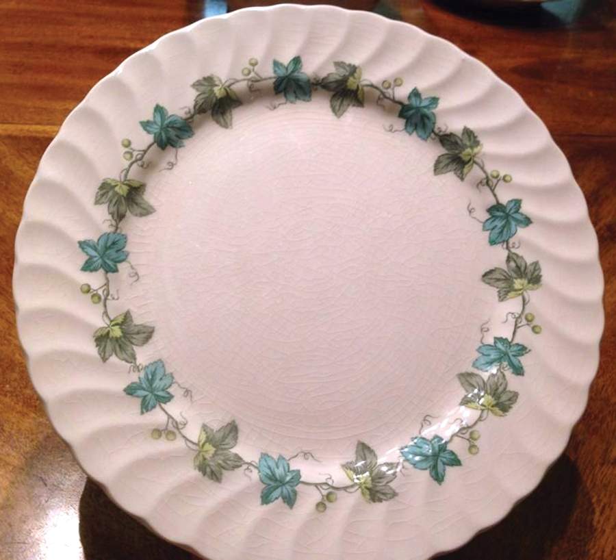 Oakleaf Dinner Plate by Japan-1
