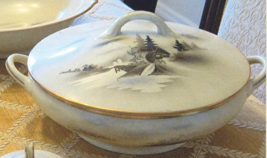 JAP1287 Round Covered Vegetable by Japan-1