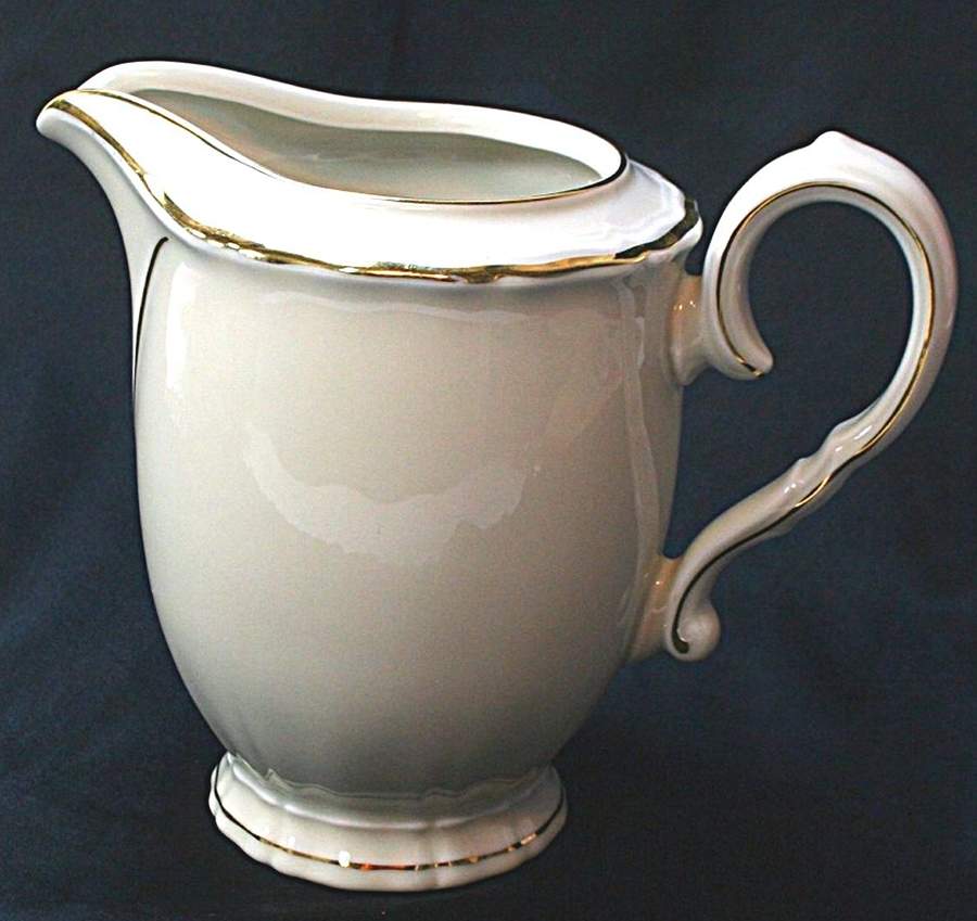 E604 Creamer by Johann Haviland-1