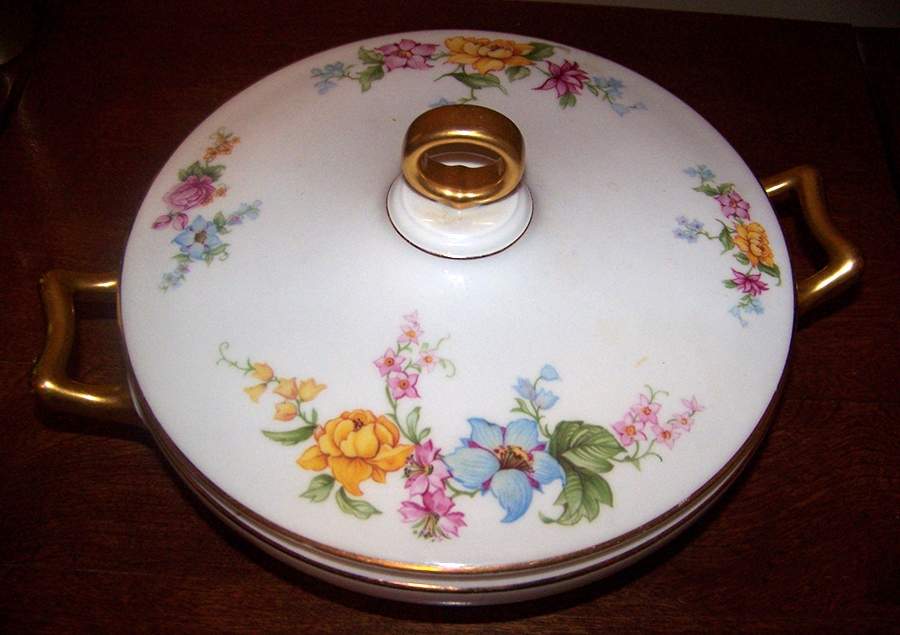 10626 Round Covered Vegetable by John Haviland-1