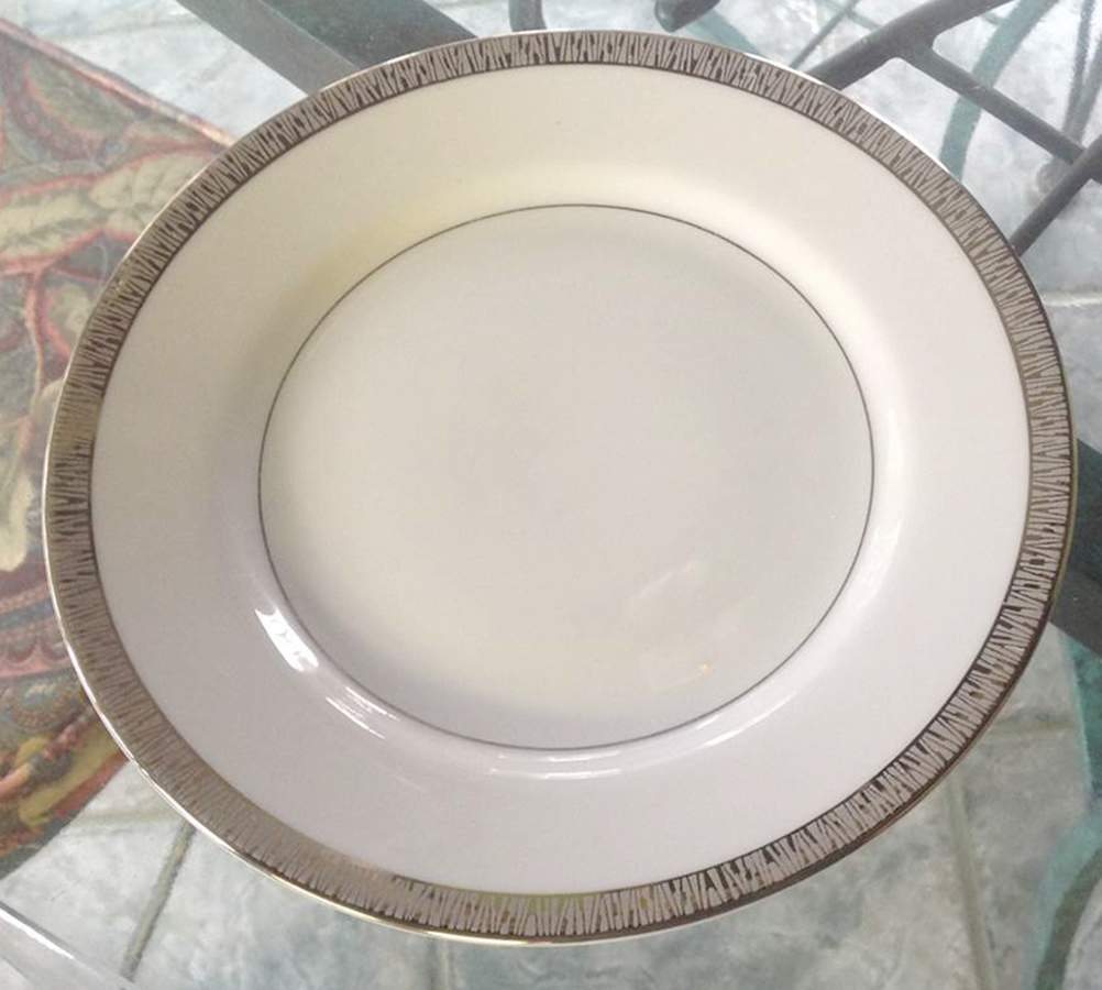 JYO106 Dinner Plate by Jyoto-1
