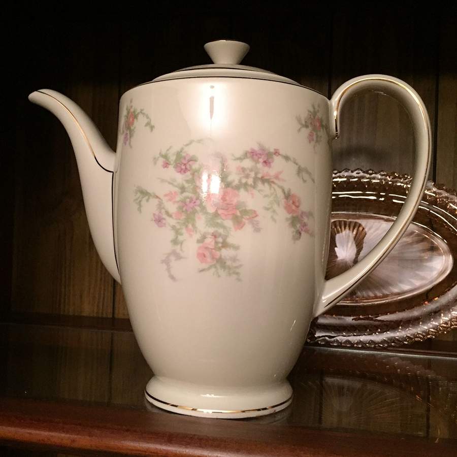 01725 Coffee Pot & Lid by Jaeger-1