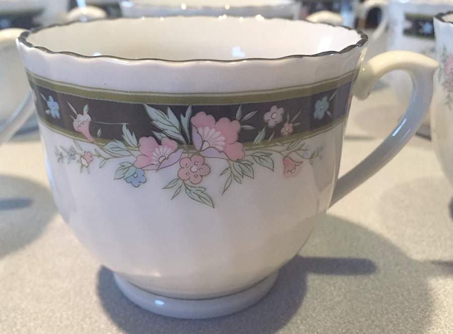 J1N1 Footed Cup by Jesenige-1