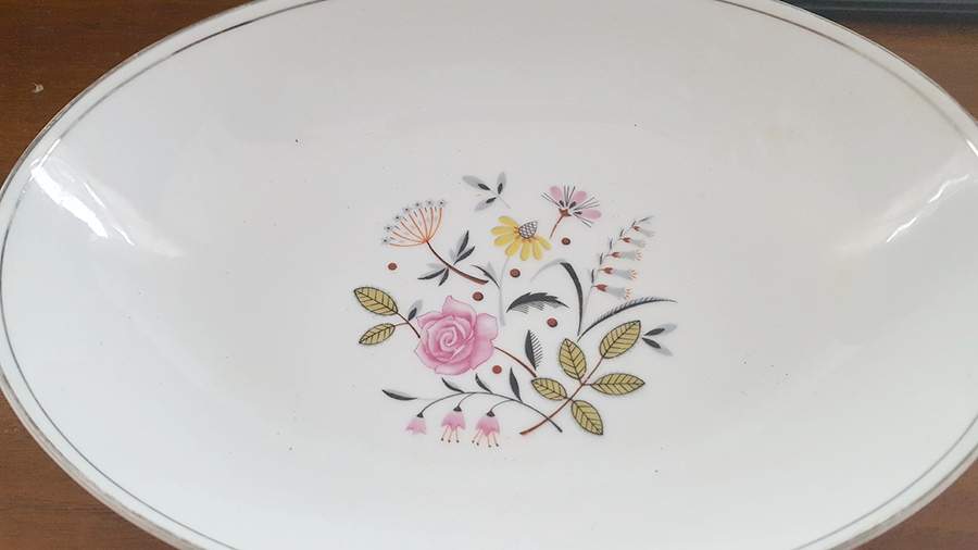 Rosarinda 9" Oval Vegetable Bowl by Japan-1