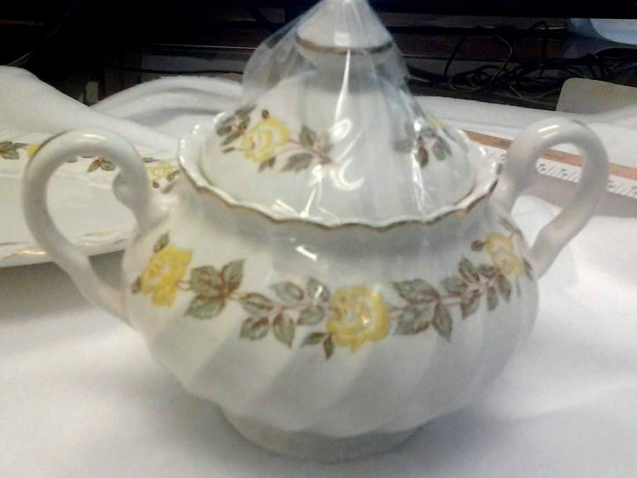 JB1309 Sugar Bowl & Lid by Johnson Brothers-1