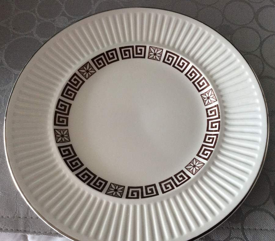 JB1317 Dinner Plate by Johnson Brothers-1