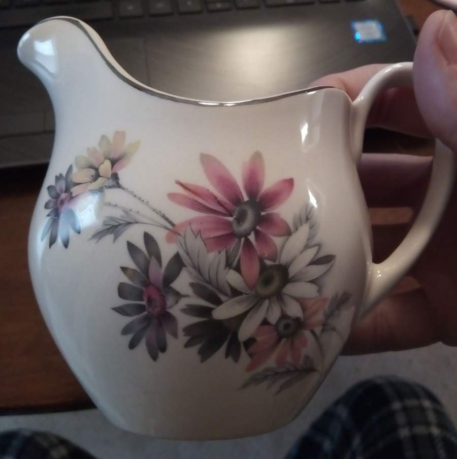 JB1321 Creamer by Johnson Brothers-1