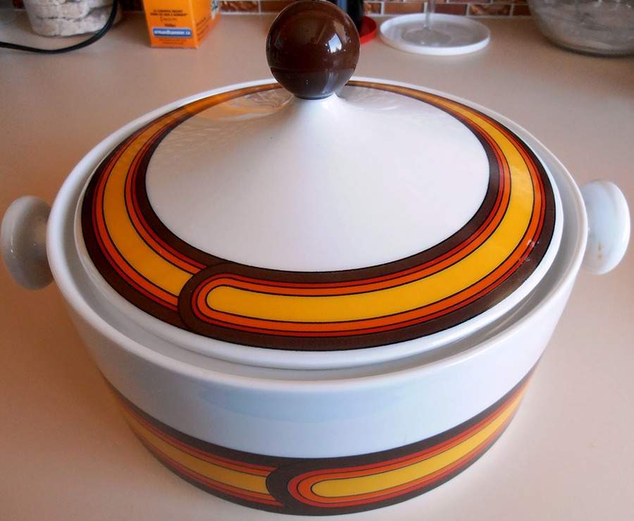 JOE98 Round Covered Vegetable by Johann Seltmann-1
