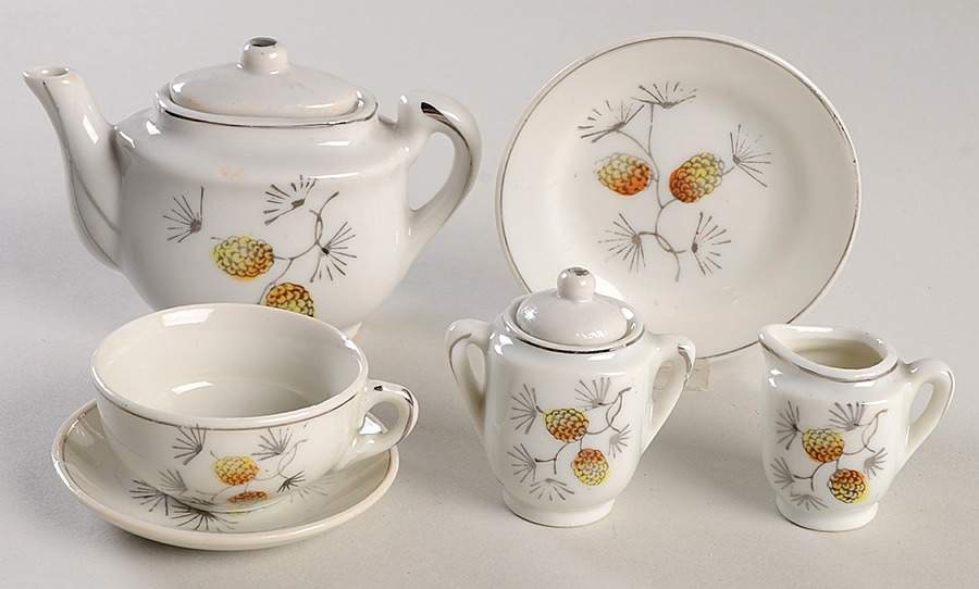 Pinecone (Child's Set Made in Japan) 23 Piece Toy Tea Set by Japan-1