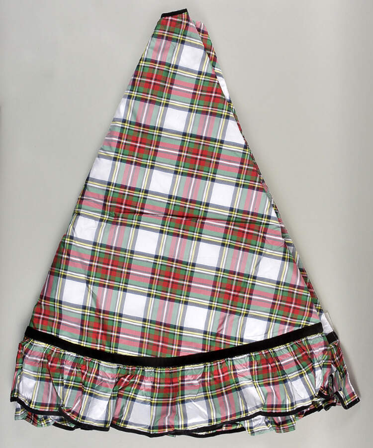 Stewart Tartan Tree Skirt by Juliska Ceramics-1