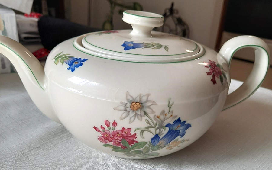 65473 Teapot & Lid by Johann Haviland-1