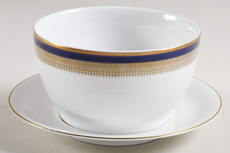 JOE105 Gravy Boat with Attached Underplate by Johann Seltmann-1