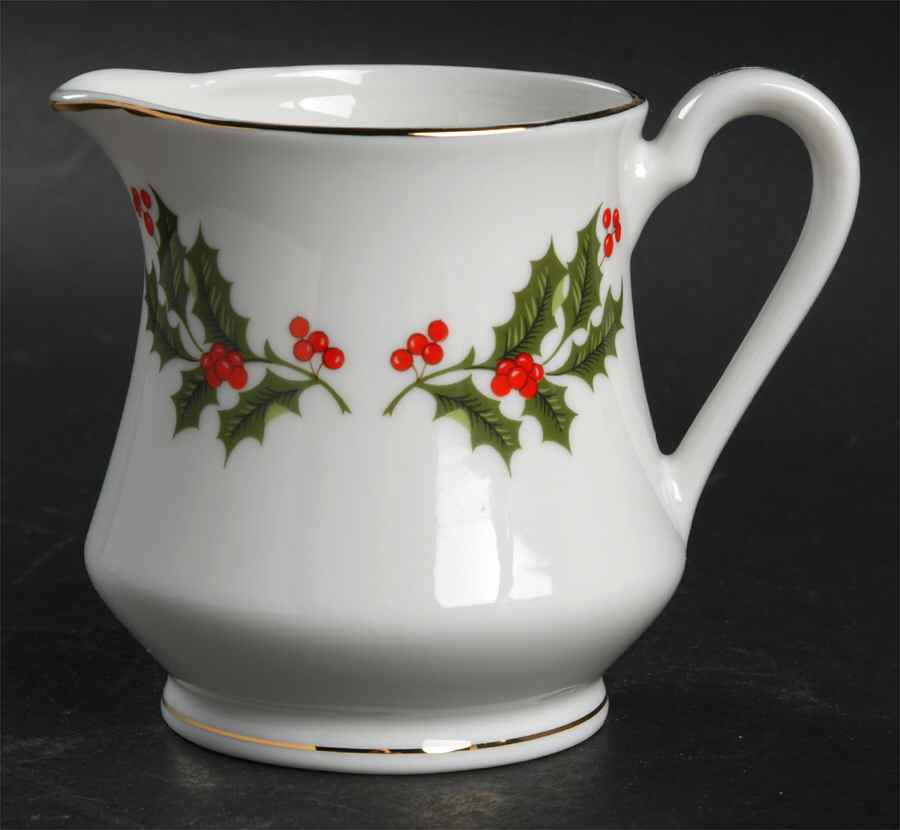 Christmas Holly (Smooth Edge) Creamer by Kashima-1