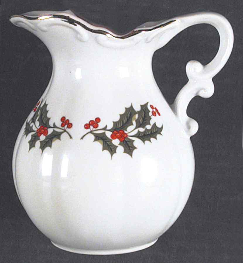 Christmas Holly (Smooth Edge) Pitcher by Kashima-1