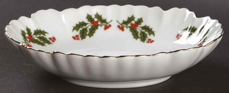 Christmas Holly (Smooth Edge) 6" Bon Bon by Kashima-1