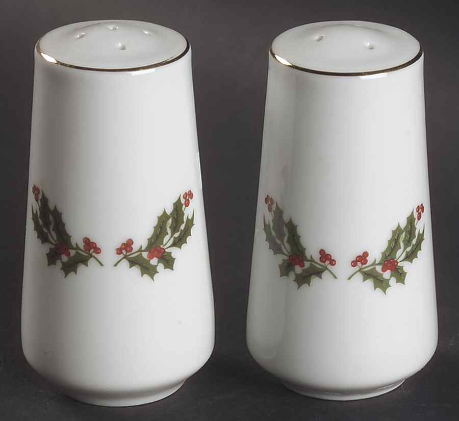 Christmas Holly (Smooth Edge) Salt & Pepper Set by Kashima-1