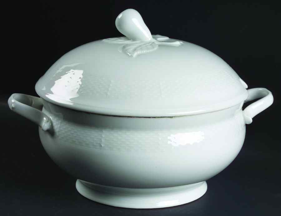 Belvedere Tureen &  Lid by Kaiser-1