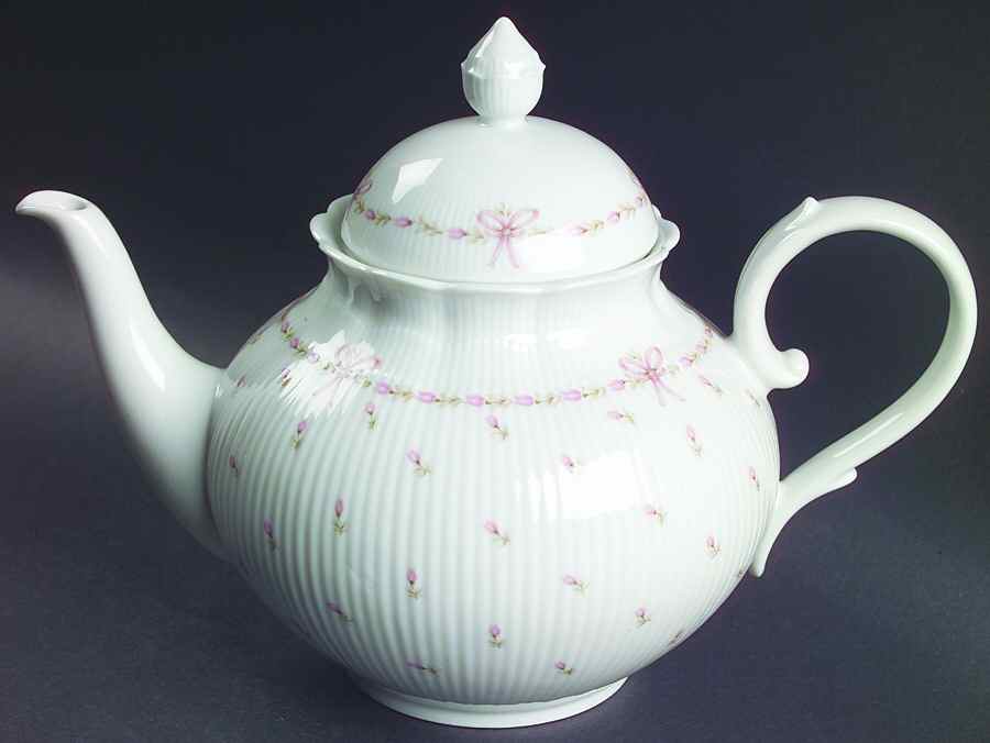 Bordeaux Teapot & Lid by Kaiser-1