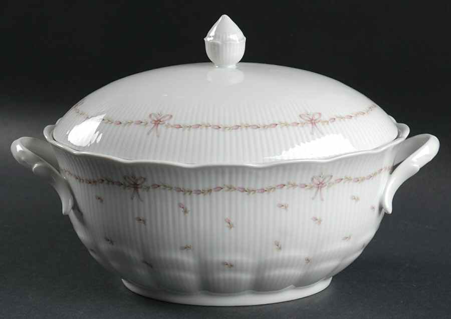 Bordeaux Oval Covered Vegetable by Kaiser-1