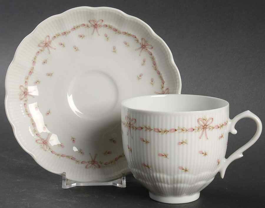 Bordeaux Flat Cup & Saucer Set by Kaiser-1