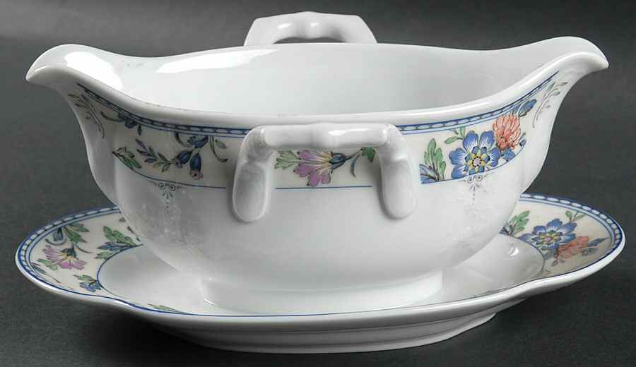 Chalon Gravy Boat with Attached Underplate by Kaiser-1