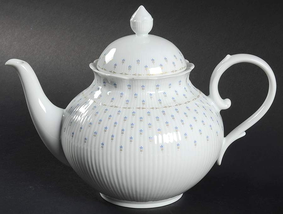 Dijon Teapot & Lid by Kaiser-1