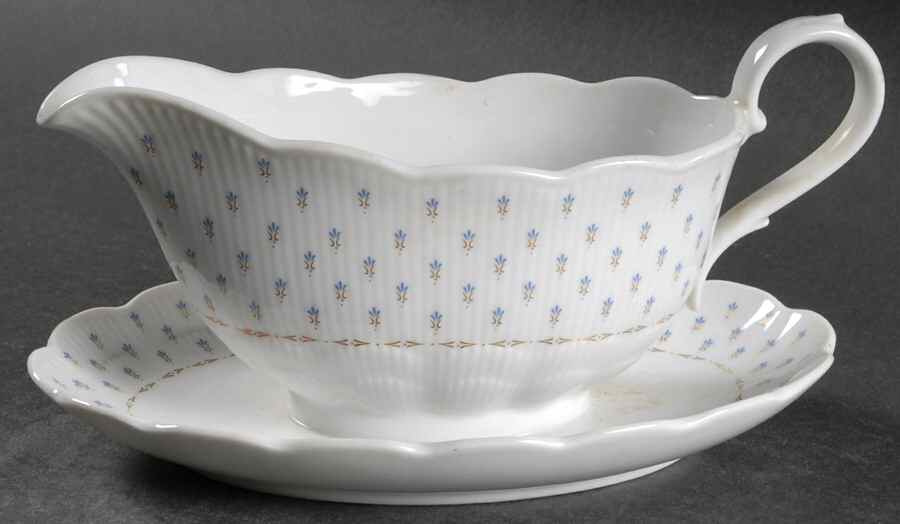 Dijon Gravy Boat with Attached Underplate by Kaiser-1