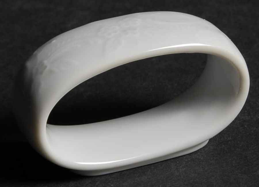 Dubarry Napkin Ring by Kaiser-1
