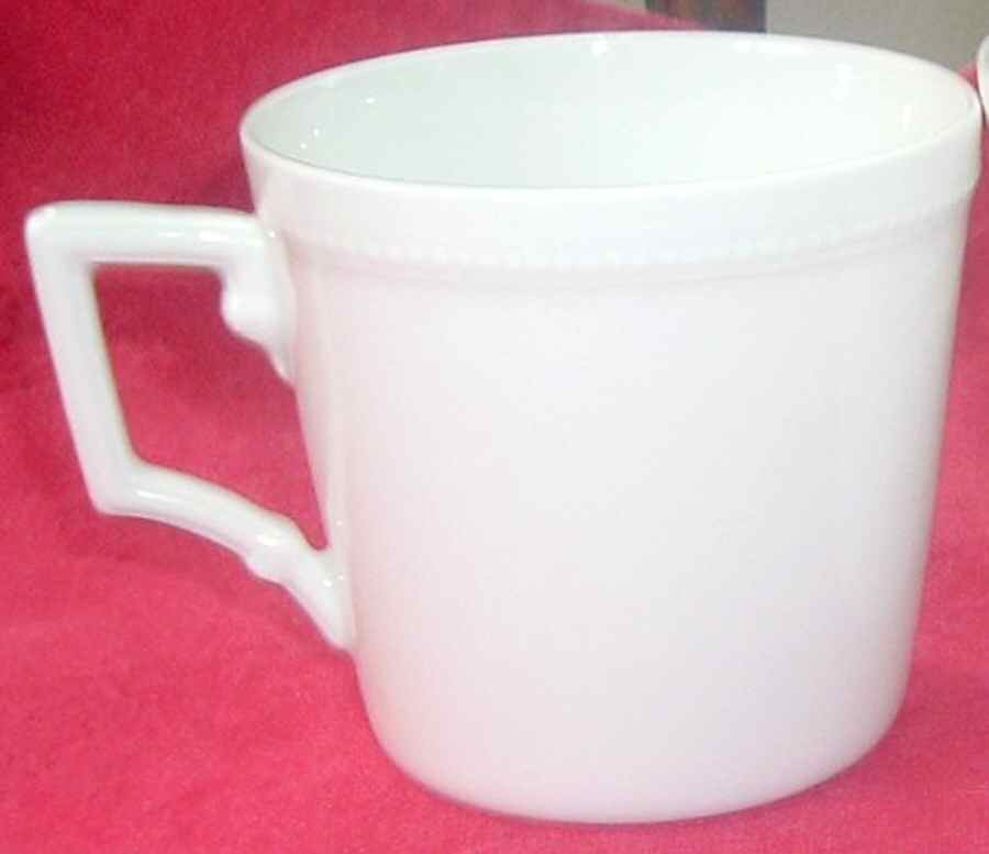 KAI2 Flat Cup & Saucer Set by Kaiser-1