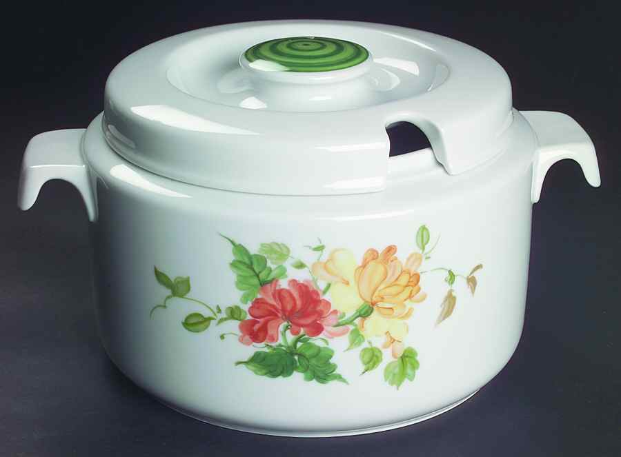 Lauriane Tureen &  Lid by Kaiser-1