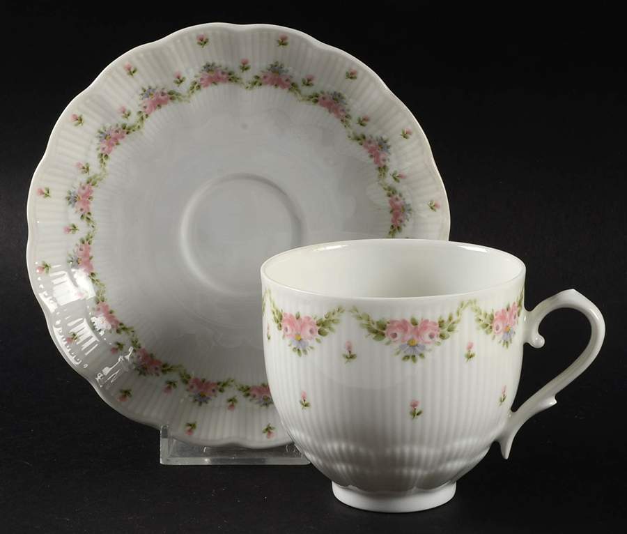 Marseille Footed Cup & Saucer Set by Kaiser-1