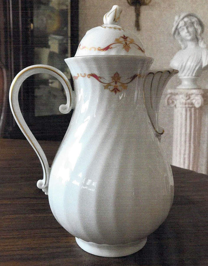 Marianne Coffee Pot & Lid by Kaiser-1