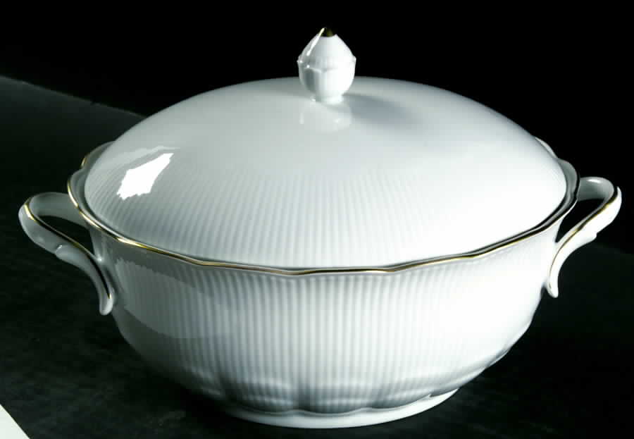 Nizza Oval Covered Vegetable by Kaiser-1