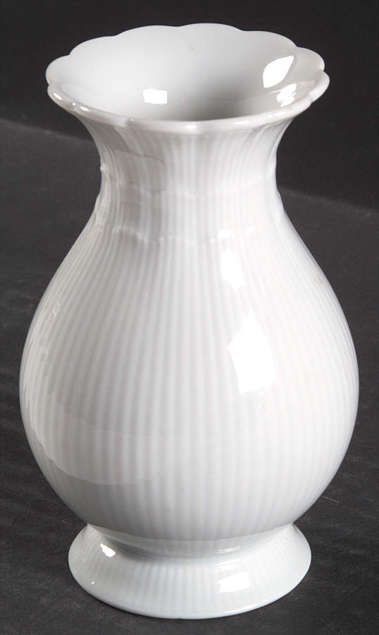 Romantica All White 4" Vase by Kaiser-1