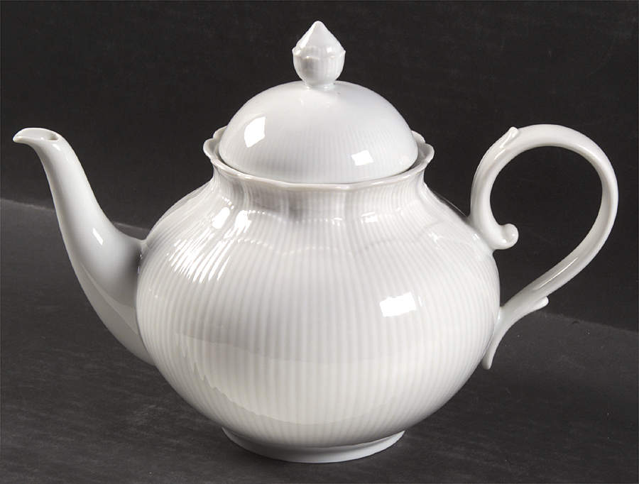 Romantica All White Teapot & Lid by Kaiser-1